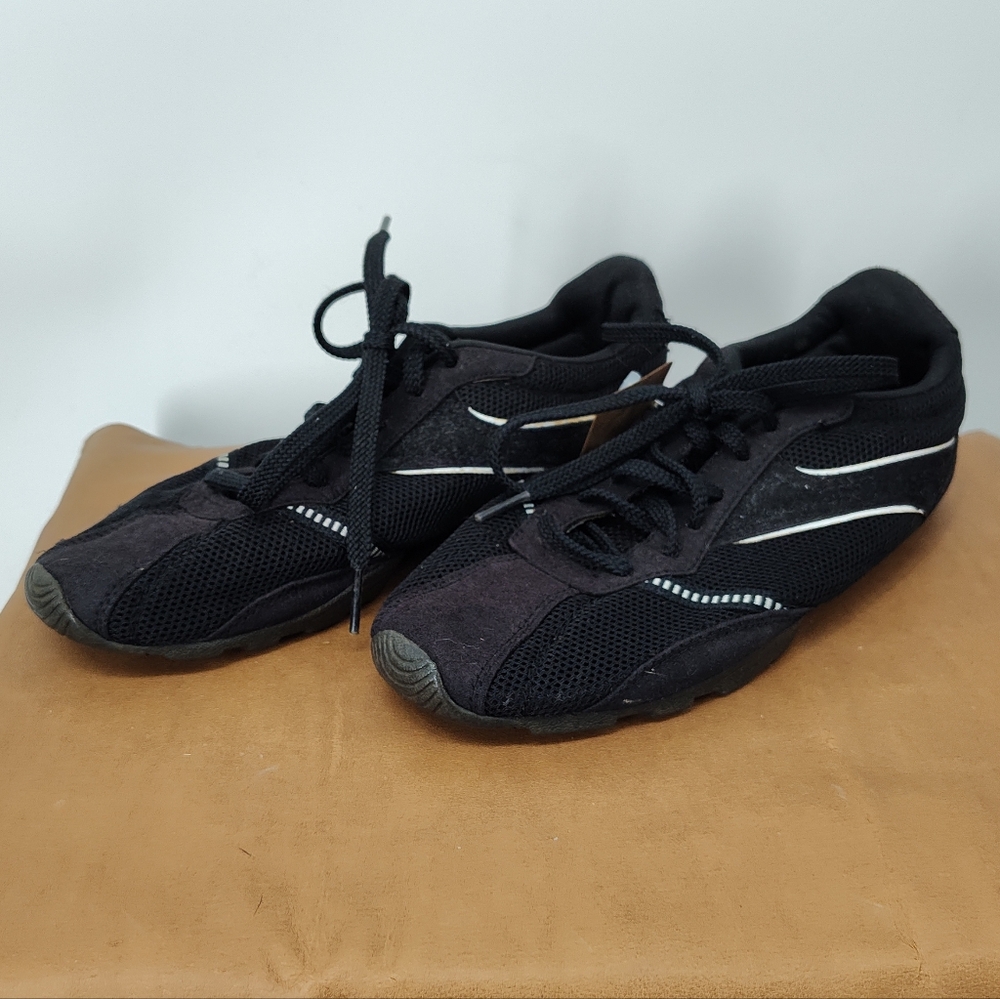 Cross Trekkers Black Women's Walking Sneakers Size 8.5